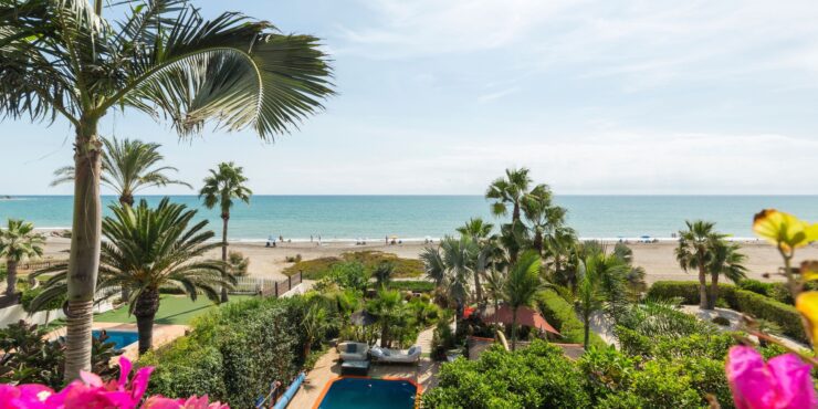 Beachfront Villa in Vera Playa with Exceptional Interior & Outdoor Amenities