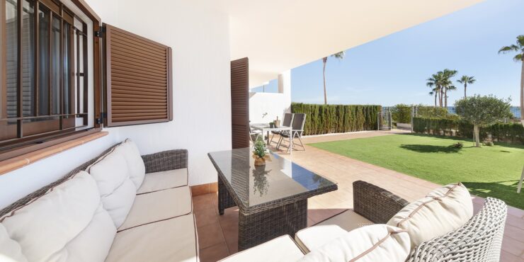 Seaside Elegance: Beachfront Ground Floor Apartment in Mar de Pulpí, Almería